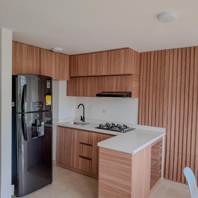 Excelente ubicación con vista a las montañas - Two-Bedroom Apartment - 13