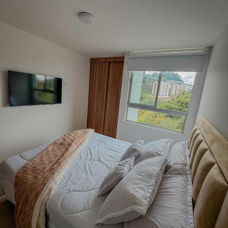 Excelente ubicación con vista a las montañas - Two-Bedroom Apartment - 14