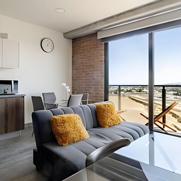 World Cup Akron Apt | Views + Security - One-Bedroom Apartment - 12