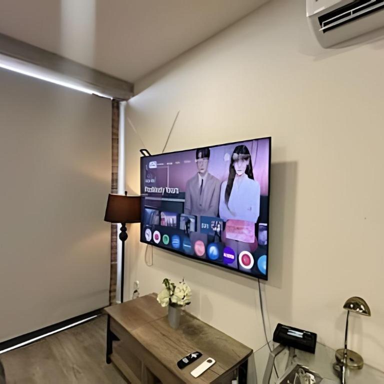 World Cup Akron Apt | Views + Security - One-Bedroom Apartment - 15