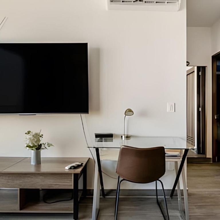World Cup Akron Apt | Views + Security - One-Bedroom Apartment - 34