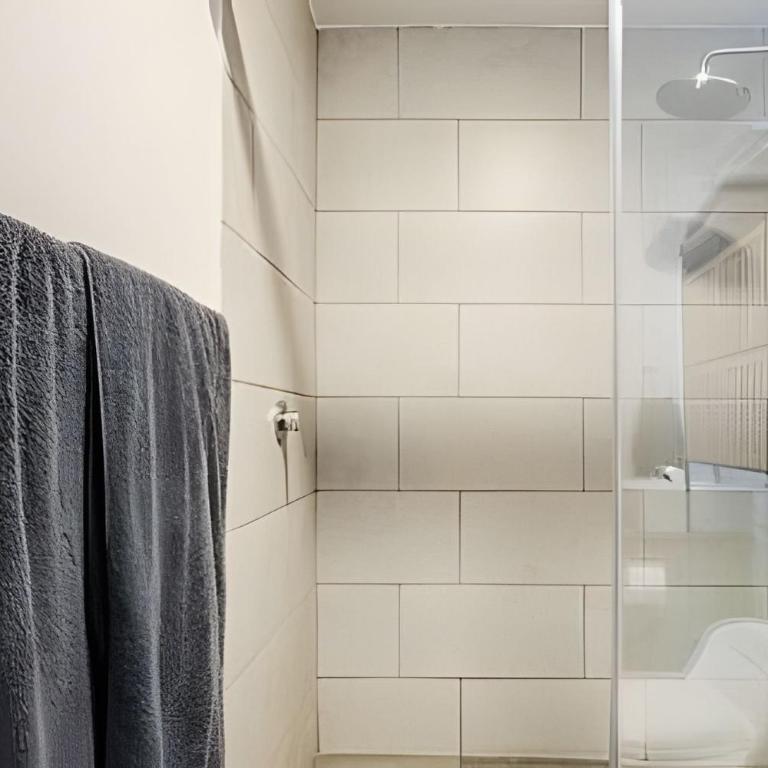 World Cup Akron Apt | Views + Security - One-Bedroom Apartment - 36