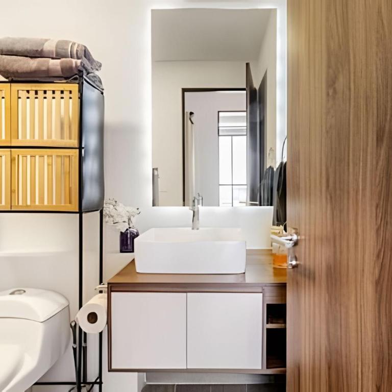 World Cup Akron Apt | Views + Security - One-Bedroom Apartment - 37