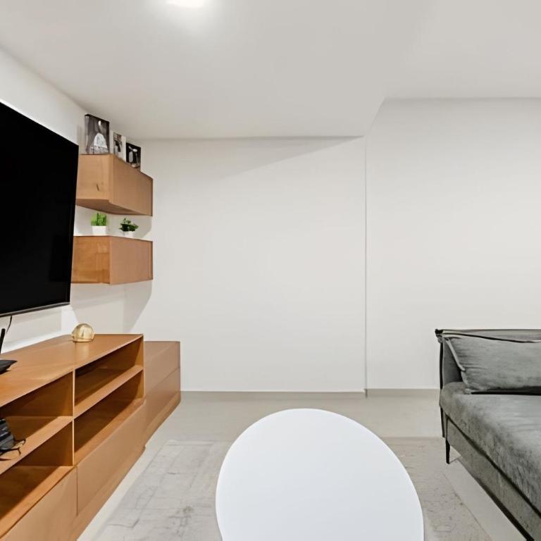 World Cup Akron Apt | Views + Security - One-Bedroom Apartment - 45