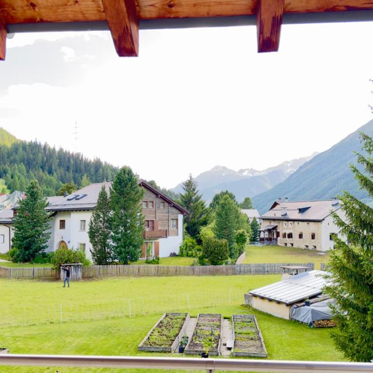 Alpine Home with Lounge - 10 min from St Moritz - Standard Apartment mit 3 Schlafzimmern - 11
