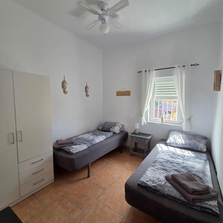 Villa Anja - La Fustera - Cozy Home - Casa con encanto - Three-Bedroom House - 12