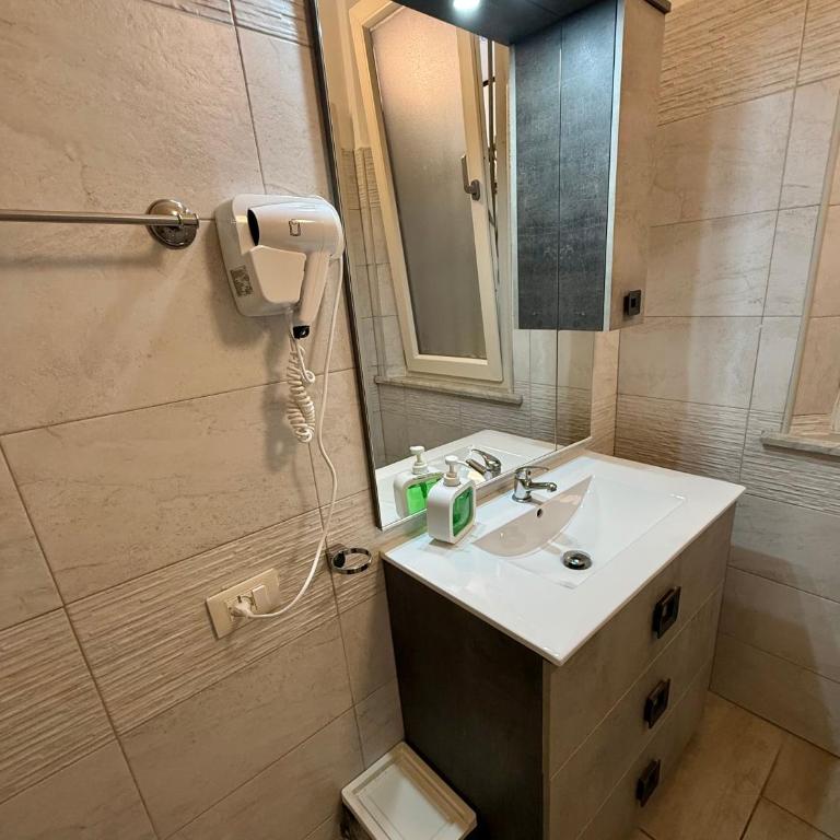Dream Guest House - Deluxe Doppelzimmer mit Balkon - 9