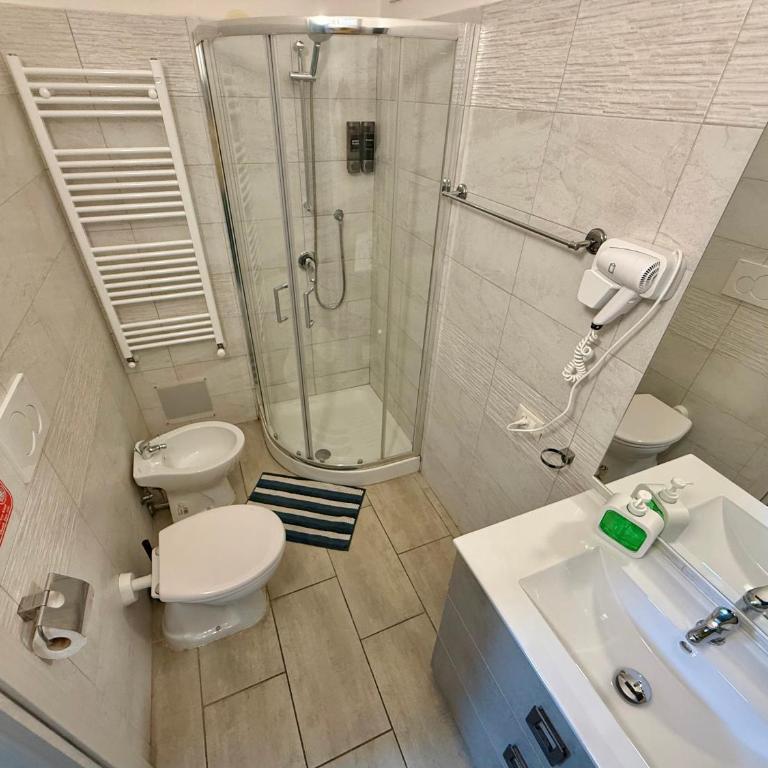 Dream Guest House - Deluxe Doppelzimmer mit Balkon - 8