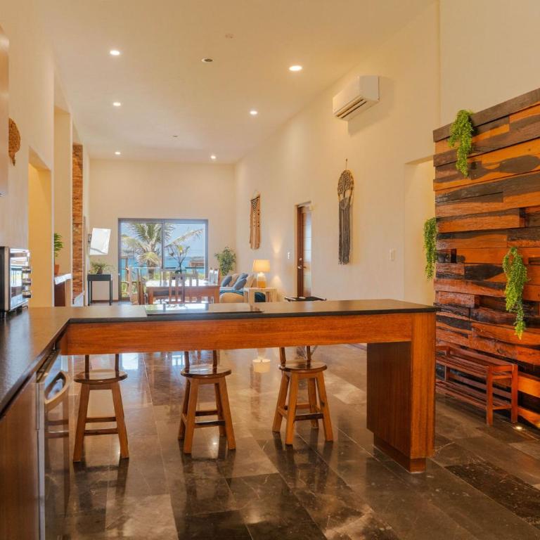 Villa with ocean view, pool, restaurant and rooftop - Casa de 3 dormitorios - 24