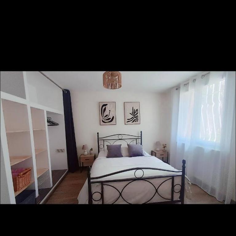 at Chris and Caro's - One-Bedroom Apartment - 3