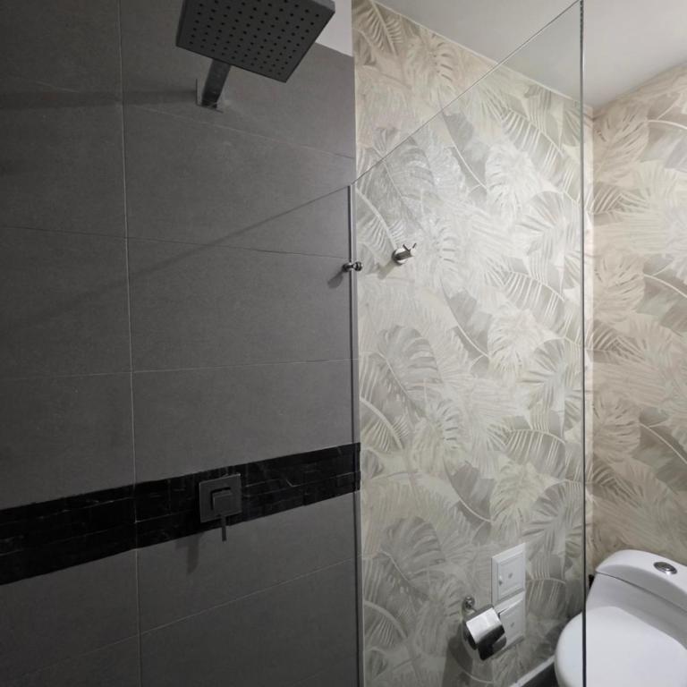 Cartagena Centro de Convenciones Hotel de las Americas con salida a playa 2BR Wifi - Two-Bedroom Apartment with Garden View - 42