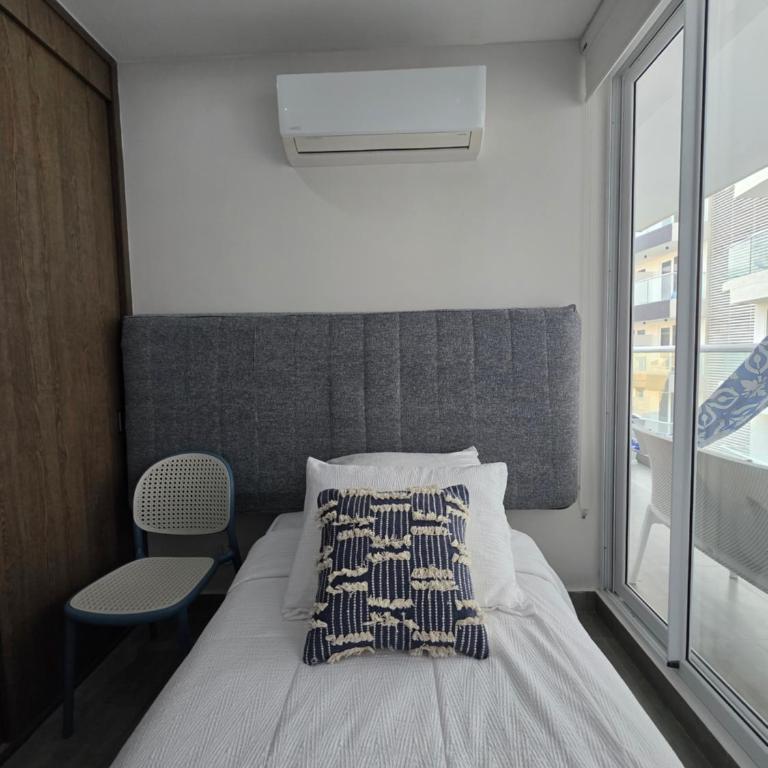 Cartagena Centro de Convenciones Hotel de las Americas con salida a playa 2BR Wifi - Two-Bedroom Apartment with Garden View - 25