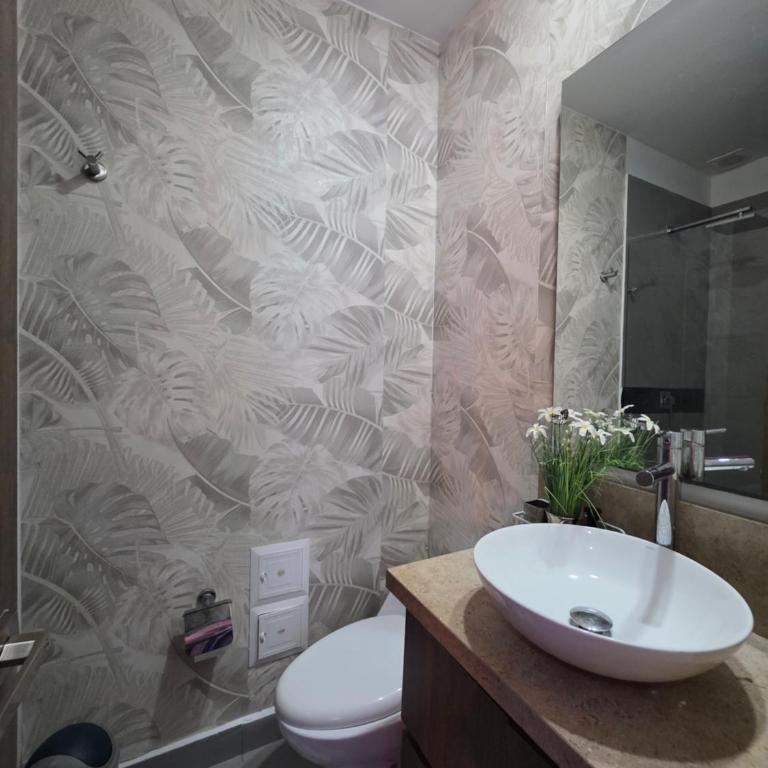 Cartagena Centro de Convenciones Hotel de las Americas con salida a playa 2BR Wifi - Two-Bedroom Apartment with Garden View - 44