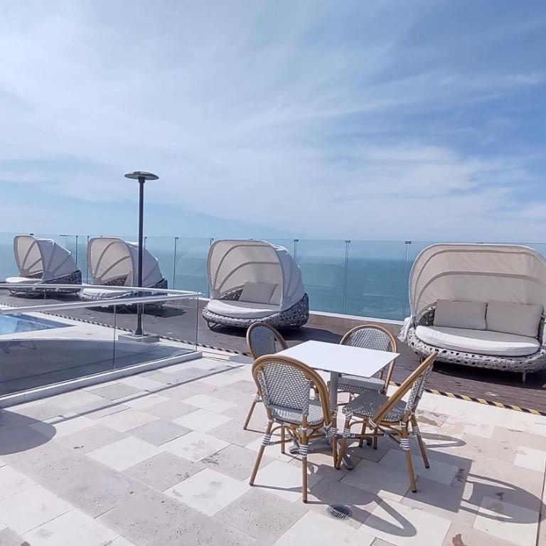 Cartagena Centro de Convenciones Hotel de las Americas con salida a playa 2BR Wifi - Two-Bedroom Apartment with Garden View - 53