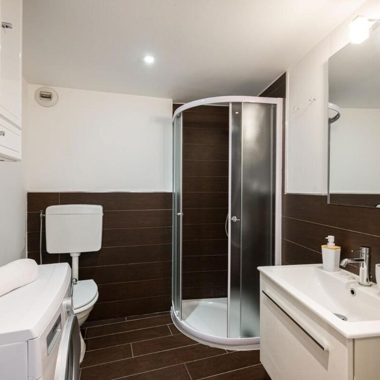 VILLA CARLA appartement central zone piétonne clim - Appartement - 12