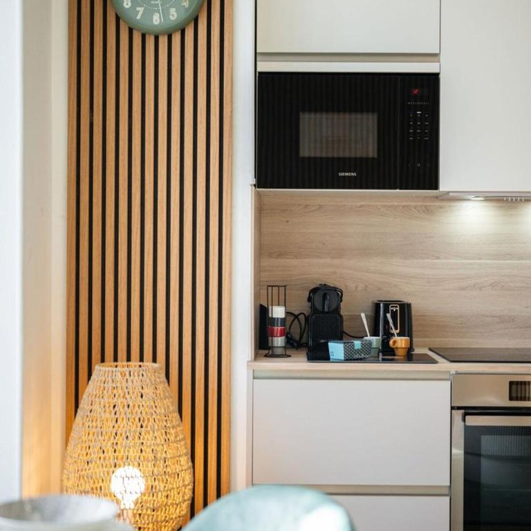 LE ZENITUDE Studio central à deux pas de la mer - Appartement - 4