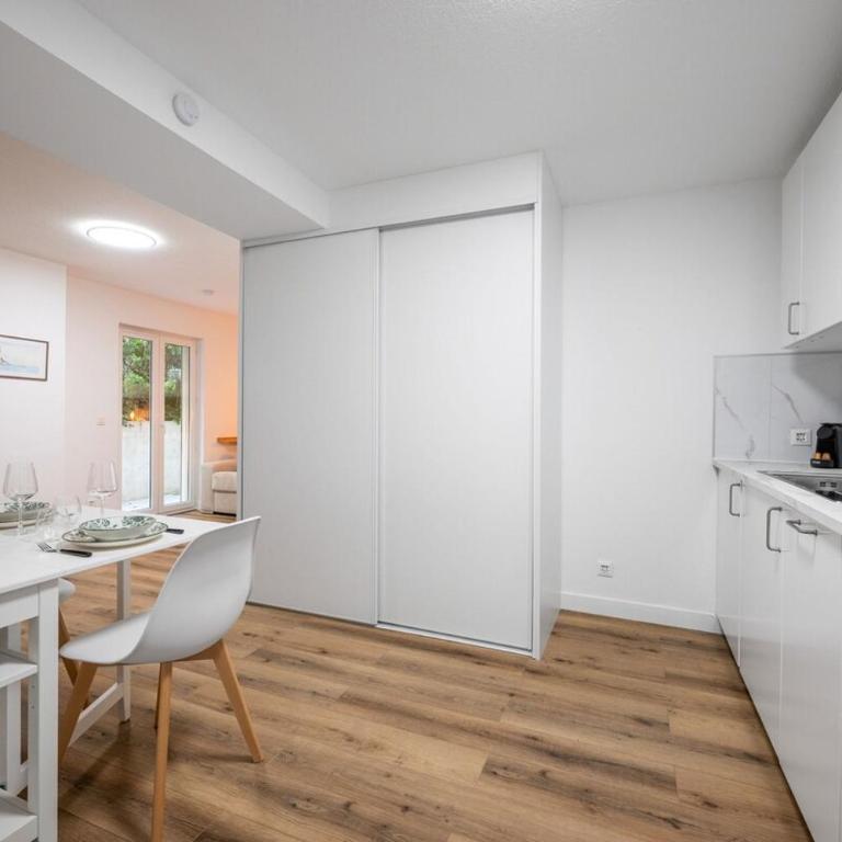 LE JARDIN DEDEN Hyper Centre Bord de Mer Wifi - Appartement - 9