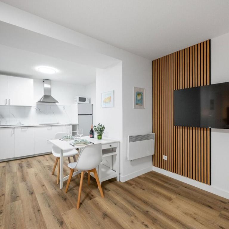 LE JARDIN DEDEN Hyper Centre Bord de Mer Wifi - Appartement - 10