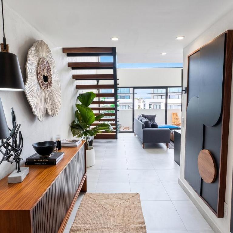 LUX 2-Storie 3-BDR , 3.5 Bath Penthouse - Three-Bedroom Apartment - High Floor - 2