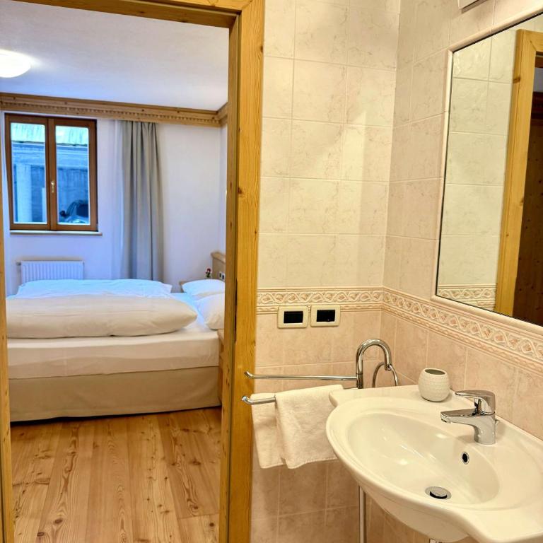 Luxury Chalet at the Foot of the Dolomites by the Castle - Apartamento - 12