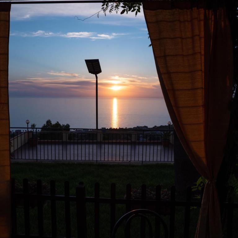 B&B "L'Eco del Mare" - Camera Tripla con Vista Giardino - 4