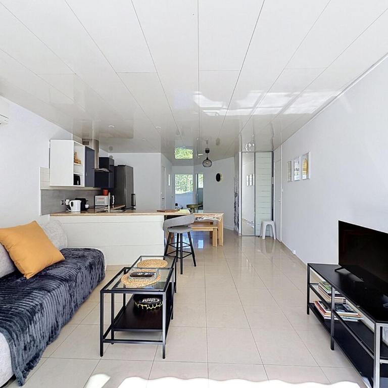 Plage à 200m spacieux T3 avec terrasse & parking - Two-Bedroom Apartment - 12