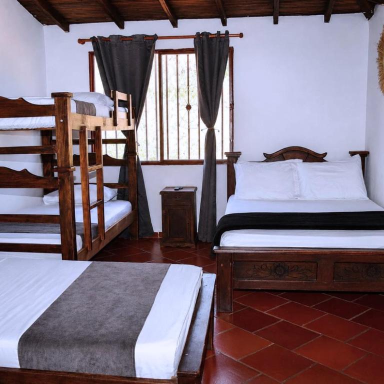 Hotel Campestre Palmas del Zamorano - Habitación Familiar Superior - 3