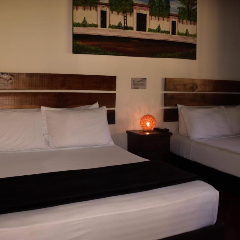 Hotel Campestre Palmas del Zamorano - Habitación Cuádruple Estándar - 2
