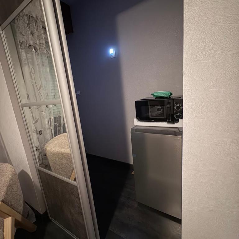Chez NEZIRI Petit STUDIO COSY proche centre ville - Appartement 1 Chambre - 3