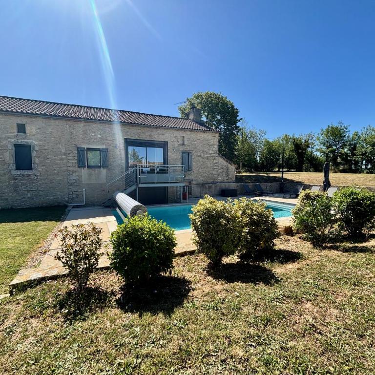 Pierres Blanches, Grange de charme & piscine - Villa 3 Chambres - 29