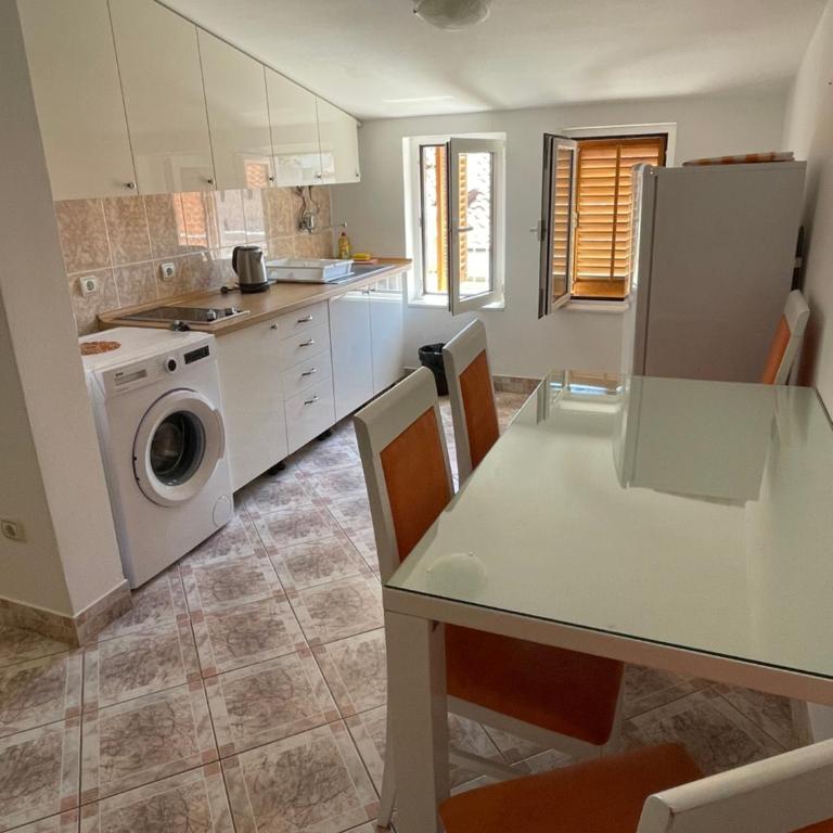 Apartments Minja S - Two-Bedroom Apartment with Balcony - 2