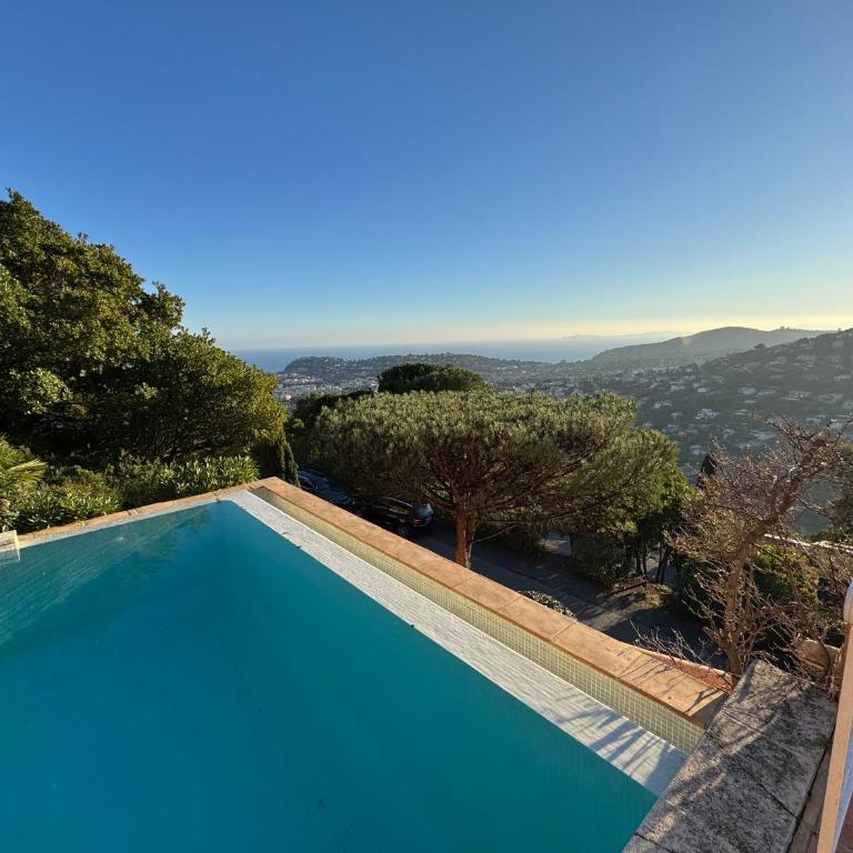Beautiful villa with 180-degree sea views! - Villa - 1
