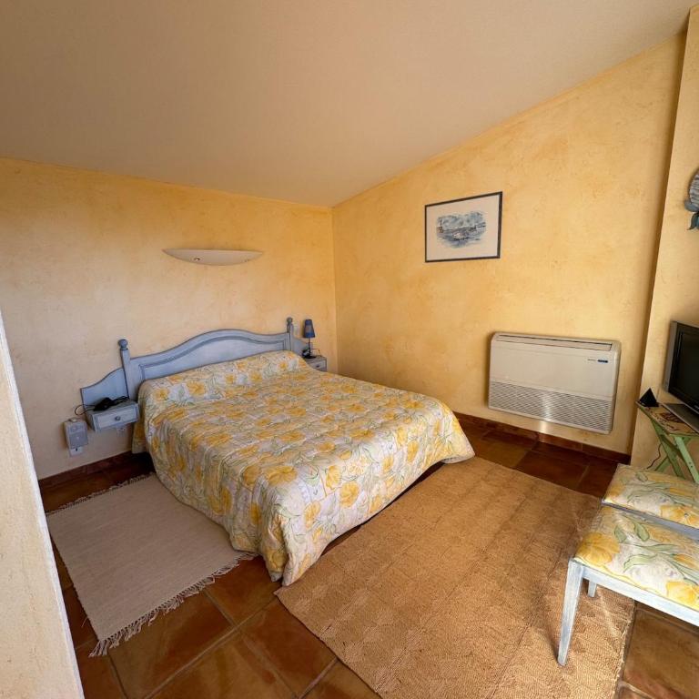 Beautiful villa with 180-degree sea views! - Villa - 16