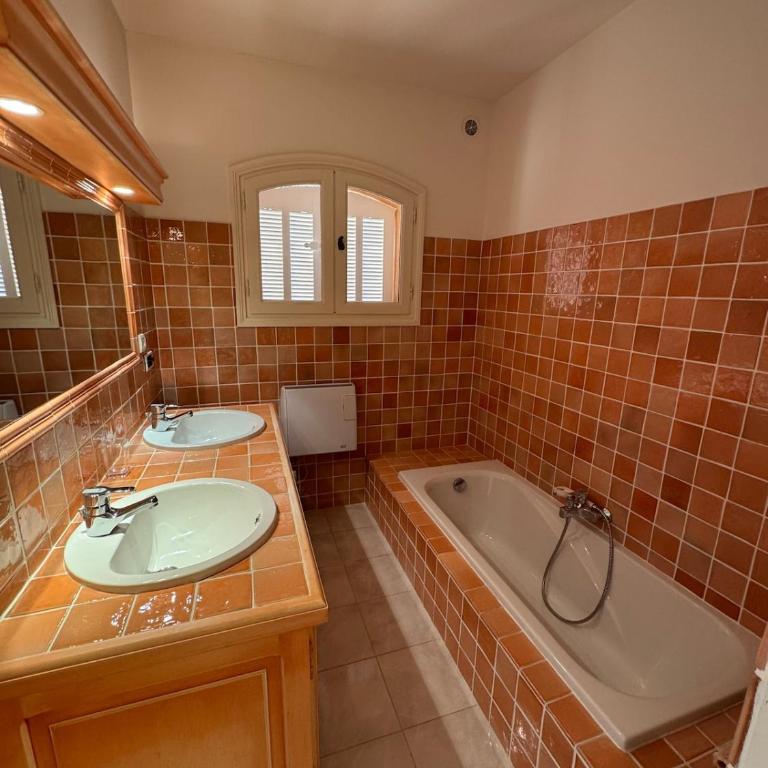Beautiful villa with 180-degree sea views! - Villa - 22