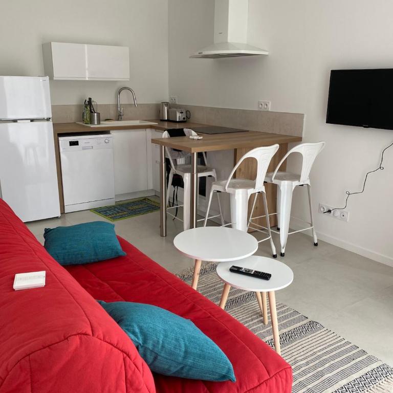 Charming 4-person apartment with garden - One-Bedroom Apartment - 5