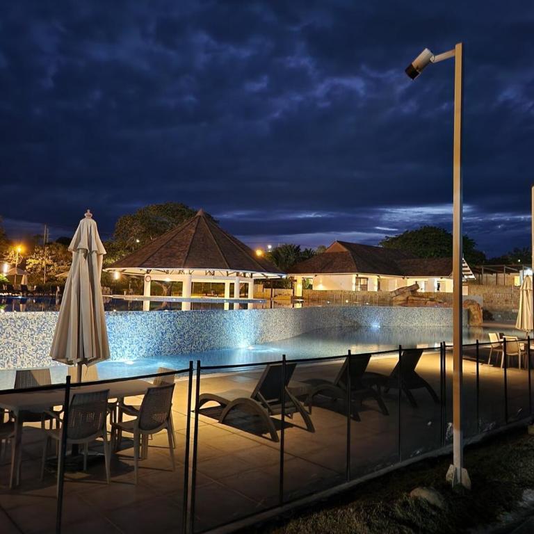 Full amenities, AC, Wi-Fi - Apartamento de 3 dormitorios - 22