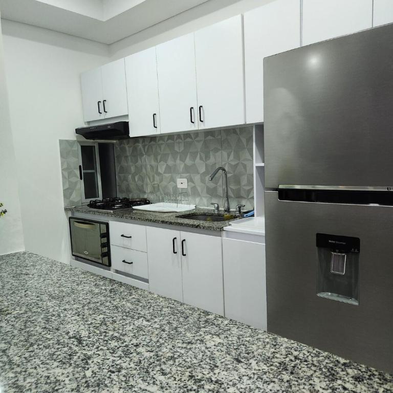 Full amenities, AC, Wi-Fi - Apartamento de 3 dormitorios - 26
