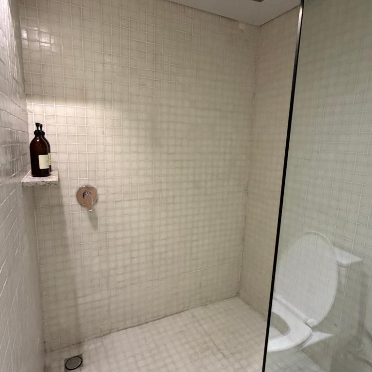 Praga Suites 4 Cozy 1BR Great Location Fast WiFi - Casa - 14