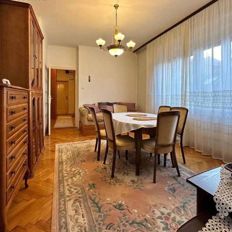 Apartman Meda Centar Drvenija Sarajevo - Three-Bedroom Apartment - 9