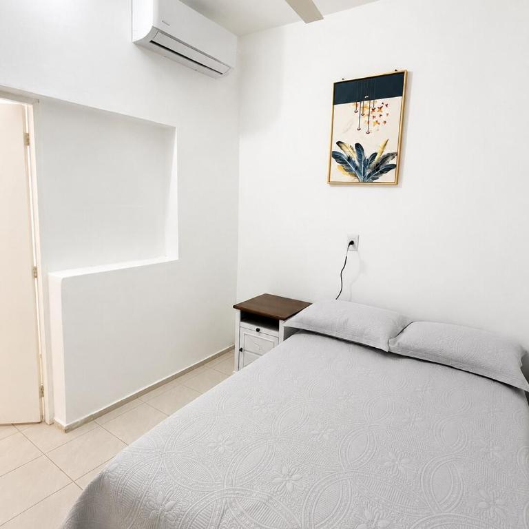 2-Bedroom Apartment with AC - 5 min from Malecón - Apartamento de 2 dormitorios - 3