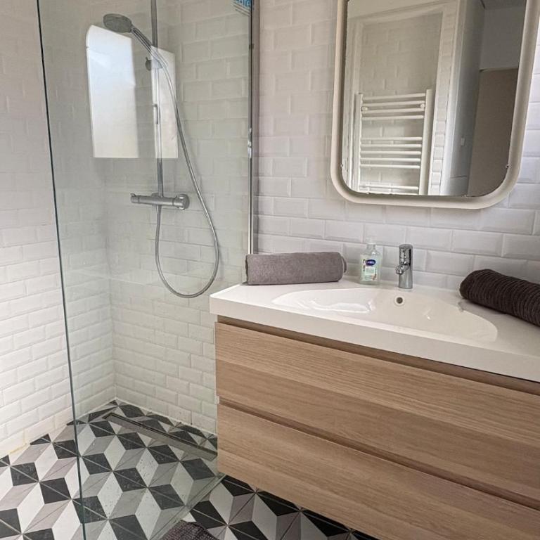 Maison 120m2, 3CH, piscine, terrain arboré, vue mer - Villa 3 Chambres - 13