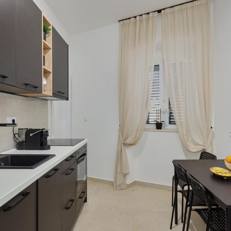 Stone & Light Old Town by MN Property - Apartman sa 2 Spavaće Sobe - 4