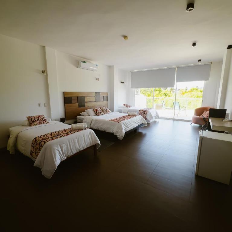 SeaSide Hotel Galapagos - Quadruple Room with Sea View - 7
