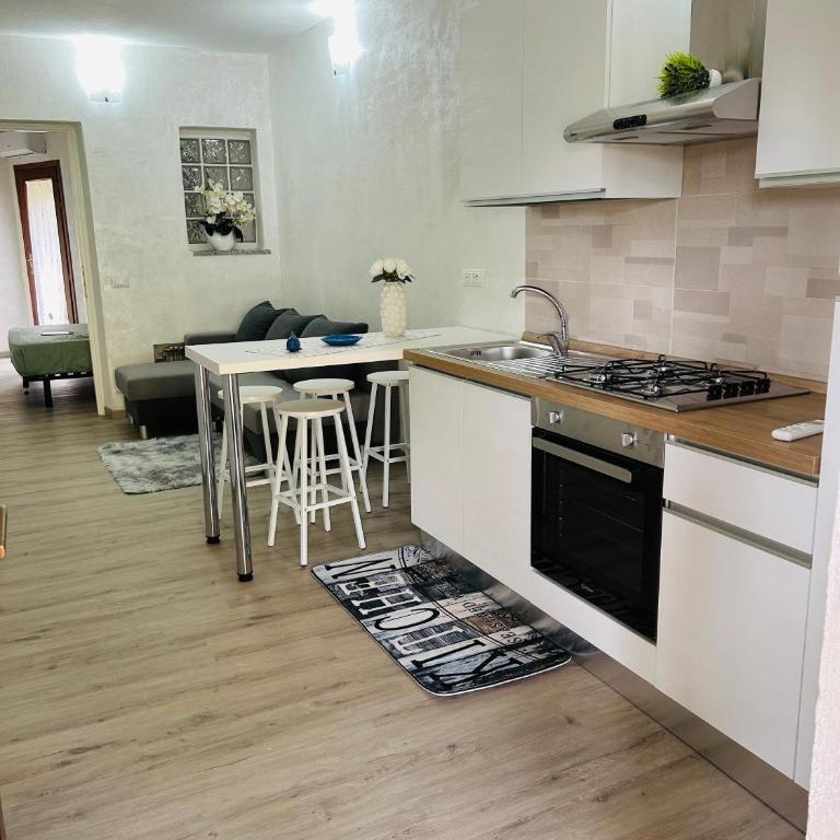 Casa Vacanza Li Menduli San Teodoro - Monolocale con Divano-Letto - 6