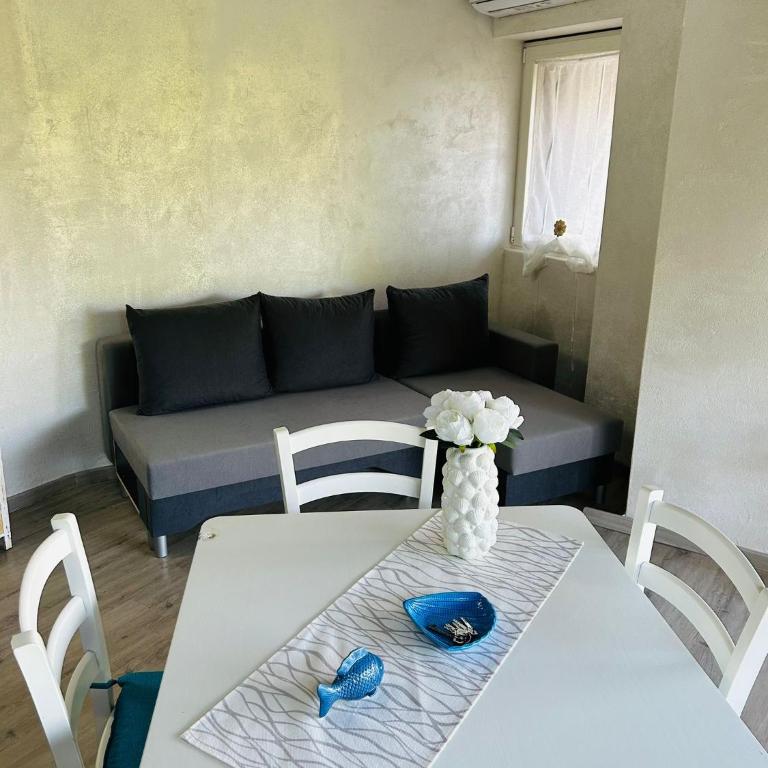 Casa Vacanza Li Menduli San Teodoro - Monolocale con Divano-Letto - 6