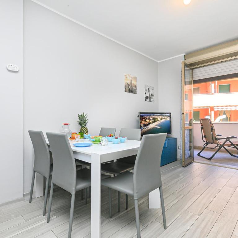 Mare in 5 minuti con Bici Incluse e Terrazzo Relax - Appartamento con 1 Camera da Letto - 2