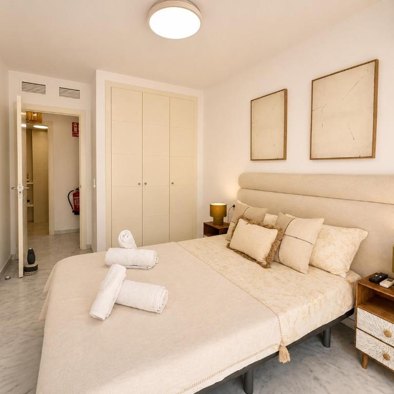 Apartamento con terraza y piscina en Puerto Marina - MISTRAL - Apartment mit 2 Schlafzimmern und Terrasse - 4