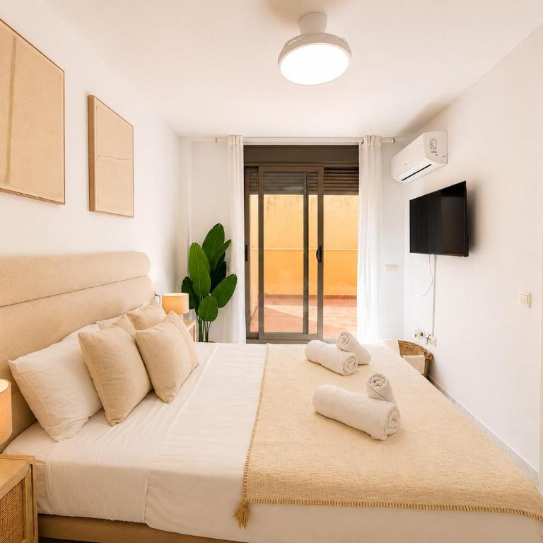 Apartamento con terraza y piscina en Puerto Marina - MISTRAL - Apartment mit 2 Schlafzimmern und Terrasse - 11