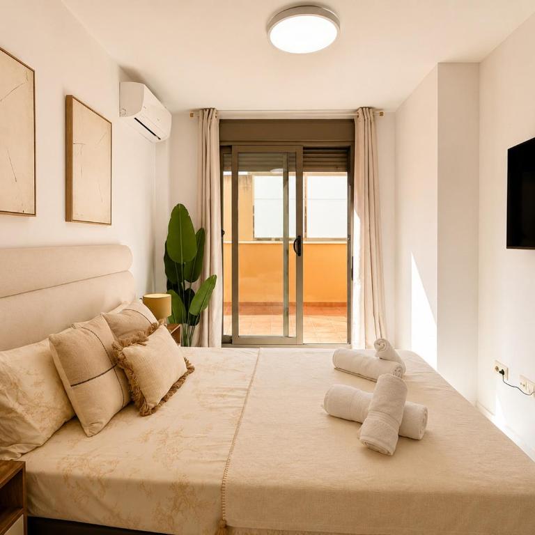 Apartamento con terraza y piscina en Puerto Marina - MISTRAL - Apartment mit 2 Schlafzimmern und Terrasse - 16
