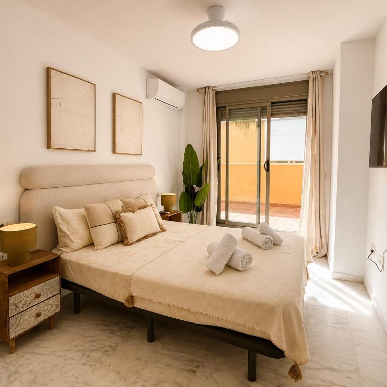 Apartamento con terraza y piscina en Puerto Marina - MISTRAL - Apartment mit 2 Schlafzimmern und Terrasse - 17